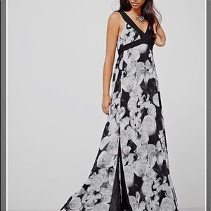 RW&Co | XS | Sleeveless V-Neck Maxi Dress Floral Print
